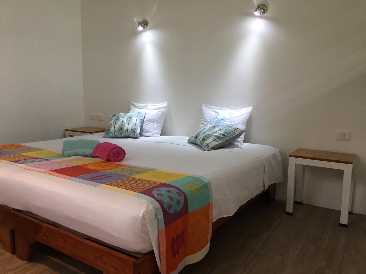 La Perlita Bed & Breakfast Jacó Екстериор снимка