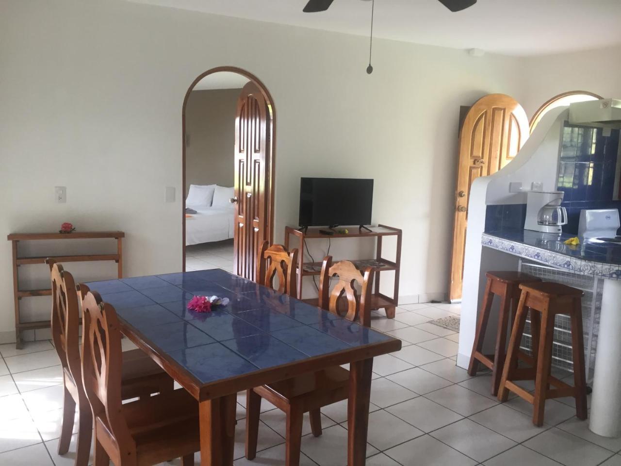 La Perlita Bed & Breakfast Jacó Екстериор снимка
