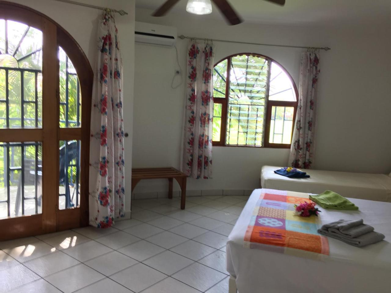 La Perlita Bed & Breakfast Jacó Екстериор снимка