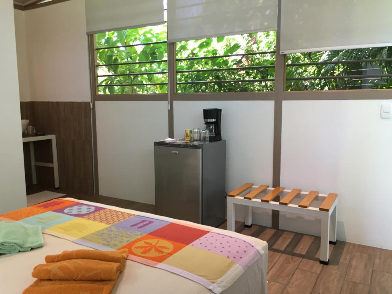 La Perlita Bed & Breakfast Jacó Екстериор снимка
