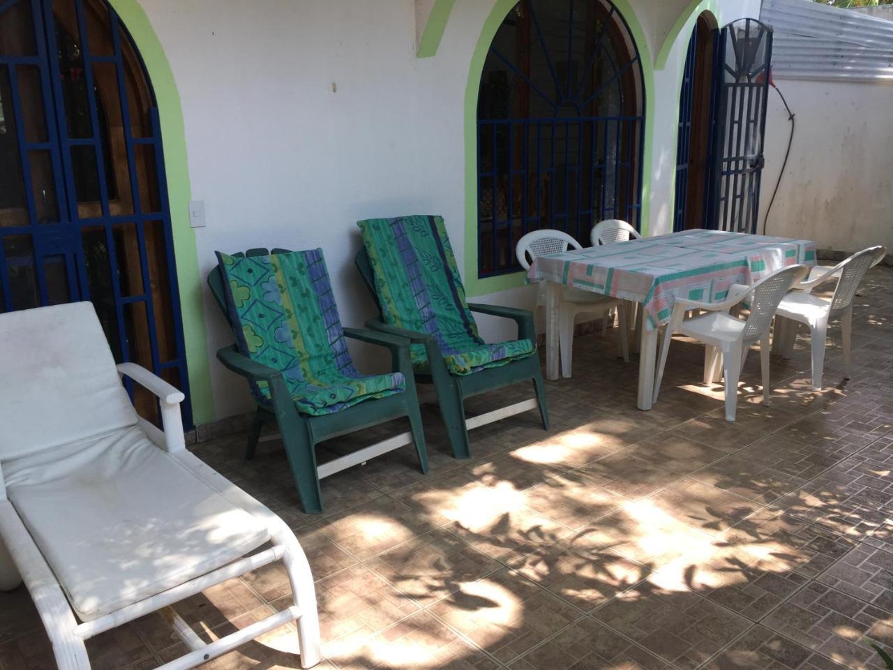 La Perlita Bed & Breakfast Jacó Екстериор снимка