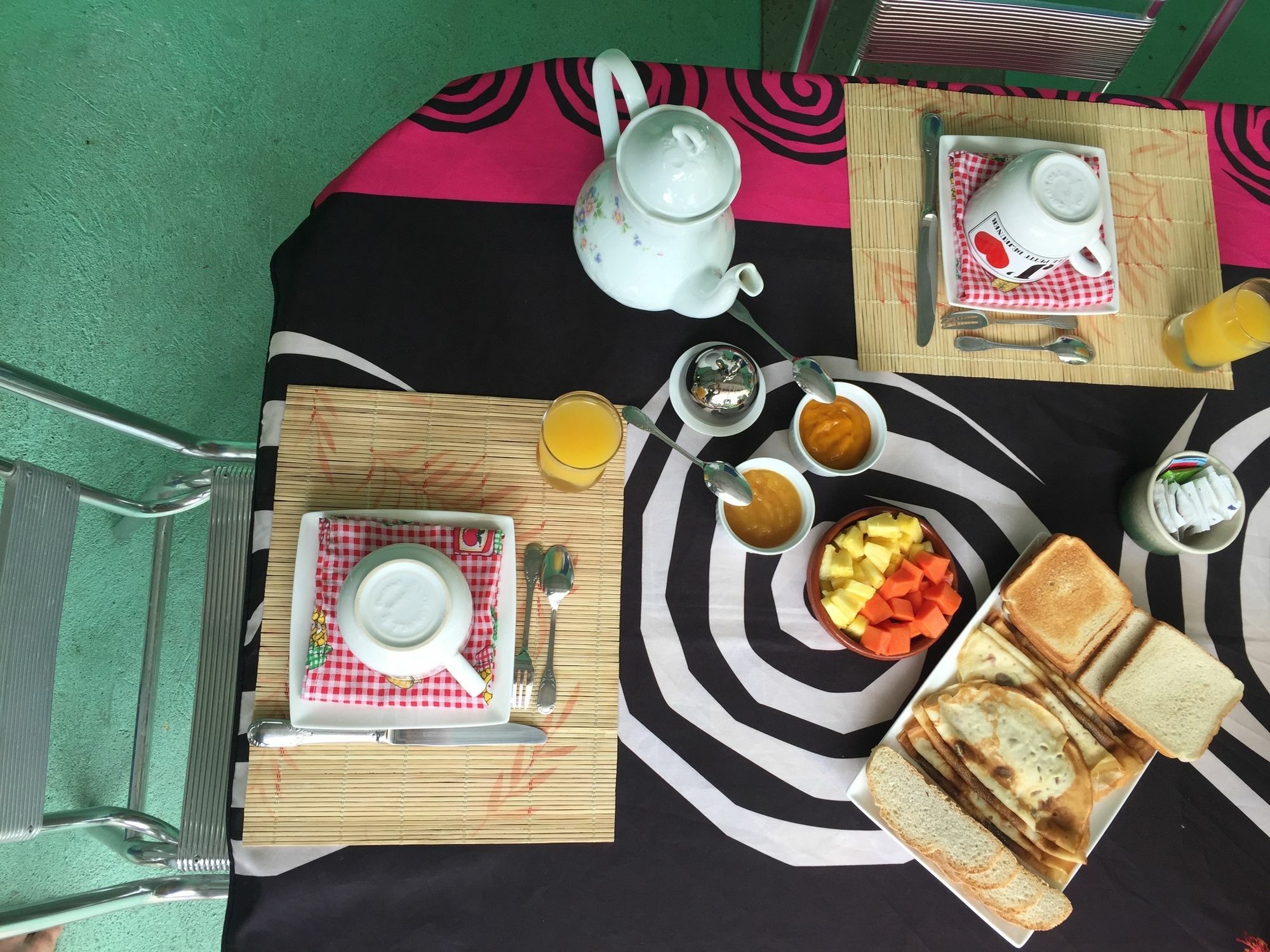 La Perlita Bed & Breakfast Jacó Екстериор снимка