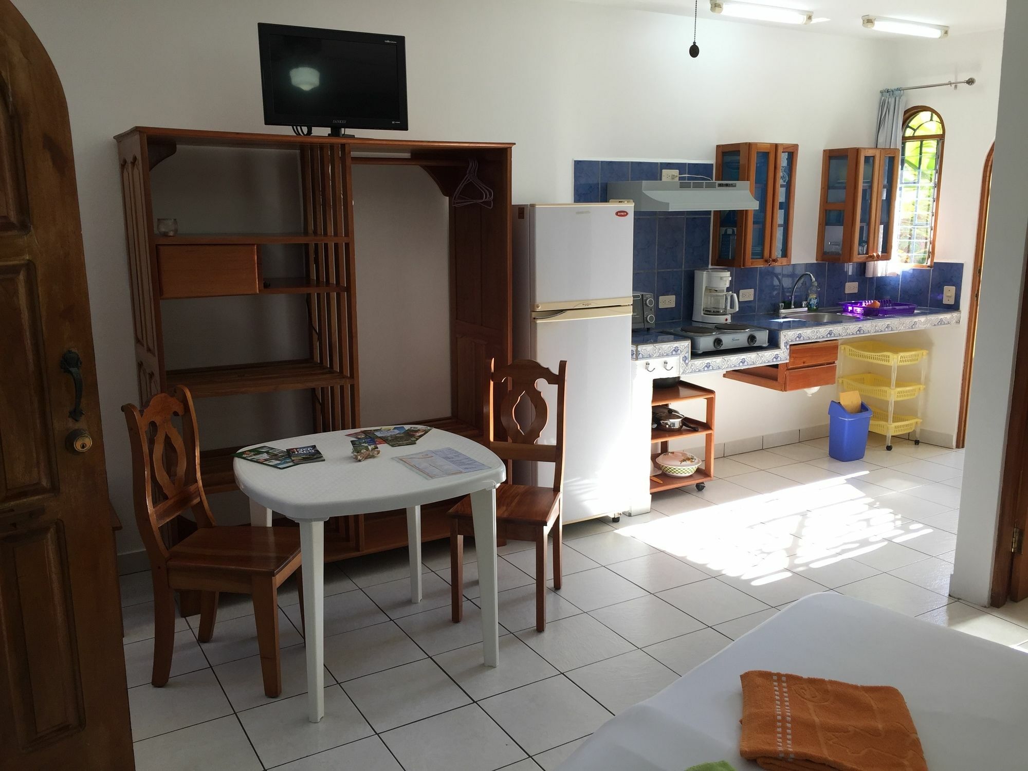 La Perlita Bed & Breakfast Jacó Екстериор снимка
