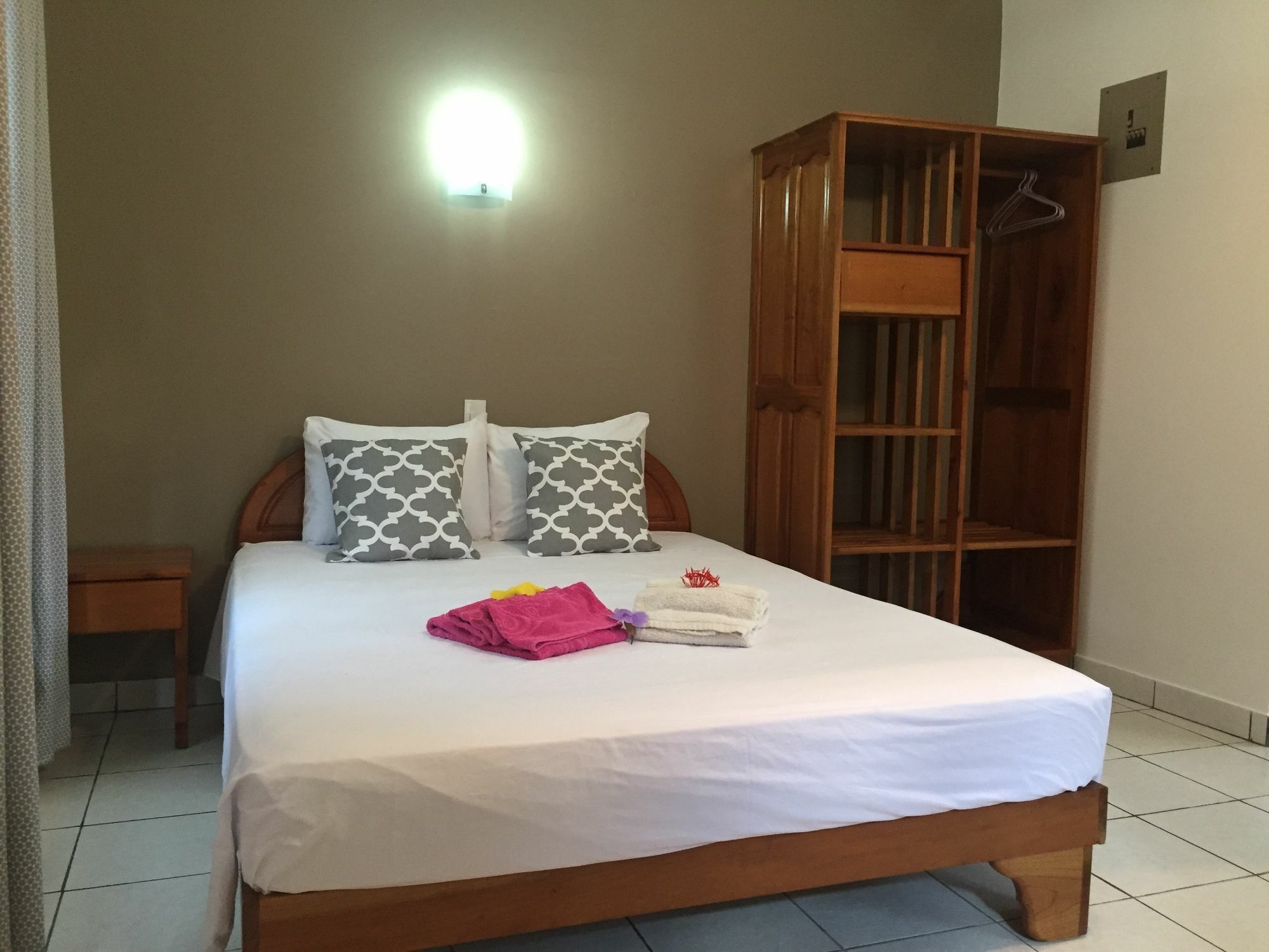La Perlita Bed & Breakfast Jacó Екстериор снимка