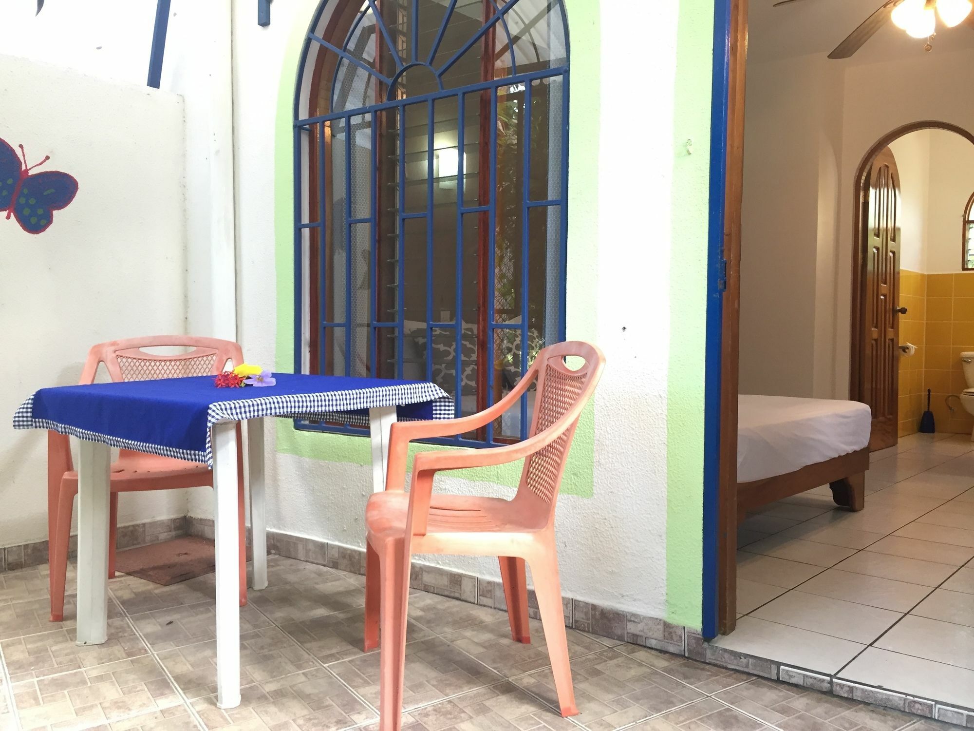 La Perlita Bed & Breakfast Jacó Екстериор снимка